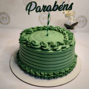 bolo masculino verde em degrade 